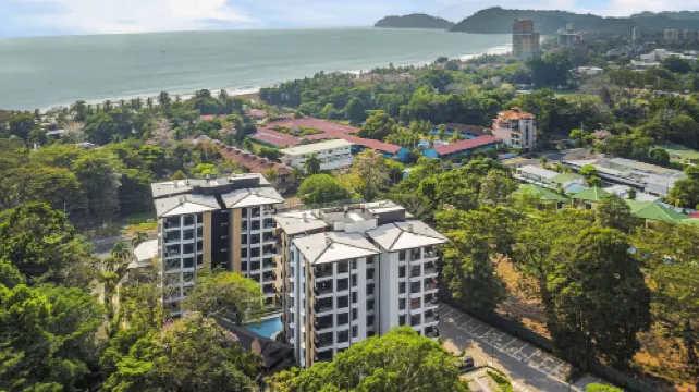 Heavenly View - 2 Bdrm Oceanview Apartment