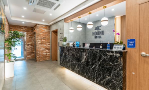 Jecheon Hound Hotel - Housity