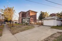 2 Blocks to Ohio River! Historic Victorian Gem - 3-Star