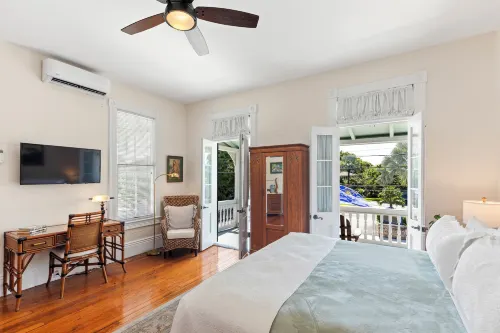The Conch House Heritage Inn - Bed and Breakfasts