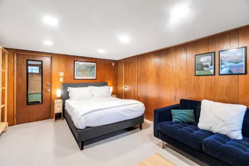 Bright 1BR Near UW & Local Parks -  Privatzimmer