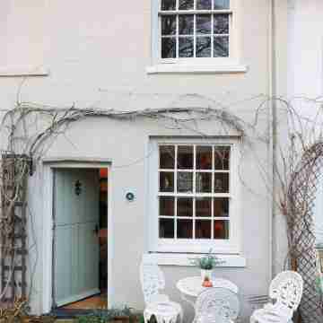 Artists Hideaway in Cowfold Hotel Exterior