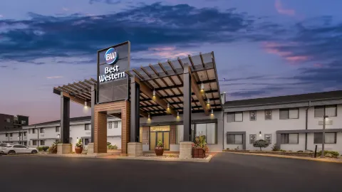 Best Western West Towne Suites in Madison
