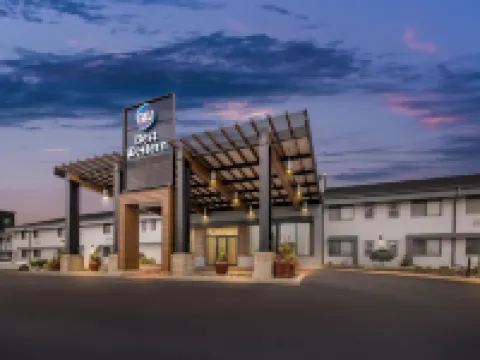 Best Western West Towne Suites Hotels in Madison