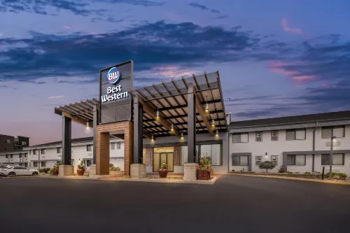 Best Western West Towne Suites