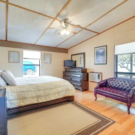 Cozy Medina Vacation Rental in Texas Hill Country