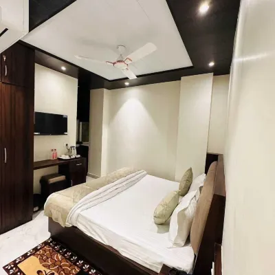 Kashi Darshan Hotels near Sherwali Kothi