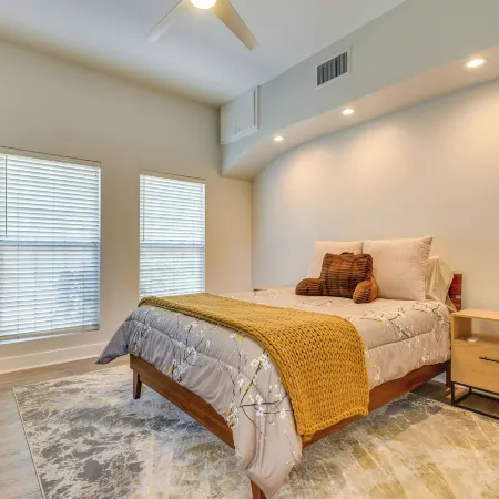 Luxe Pasadena Casita w/ Fireplace & Grill