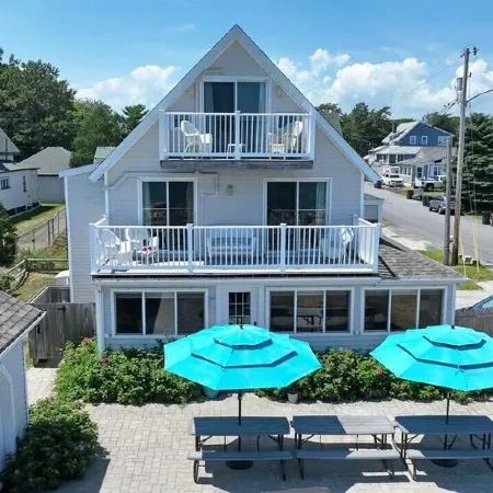 Direct Oceanfront/Beachfront Home in Saco, ME. Family Retreat sleeps 19 