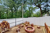 2 Mi to Beach! Hot Tub Haven in Michigan City - Homestays