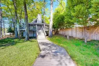 Lakefront Home w/ 2 Boat Slips, Fire Pit, Grill - Wifi