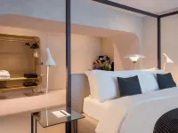 مونوجراف فريدم سكوير Hotels near ميدان الحرية