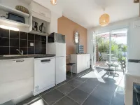 Bright Villa Stay in Sérignan - Uima-altaat