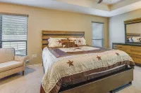 Pleasanton Vacation Rental w/ Private Yard! - Parkering
