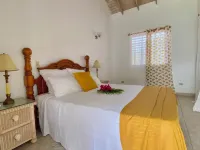 The Greenside Cottages - Private Tropical Garden - Residential Area 5 Mins from the Beach Hotels in St. John's