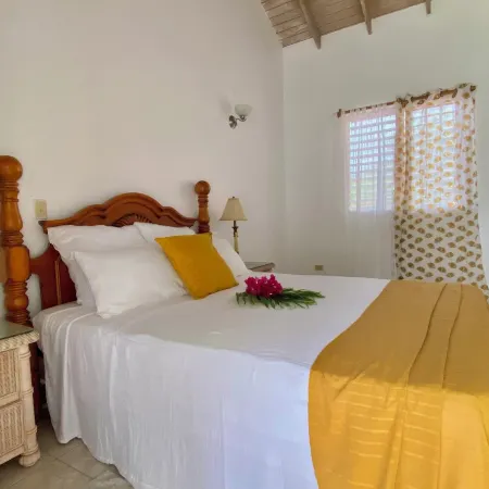 The Greenside Cottages - Private Tropical Garden - Residential Area 5 Mins from the Beach