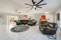 Private Hot Tub & Yard: Bright Bonita Springs Home - Homestays