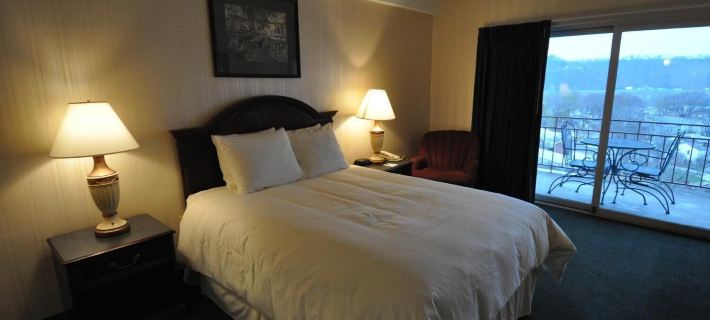 Hillside Inn Hotel di Madison