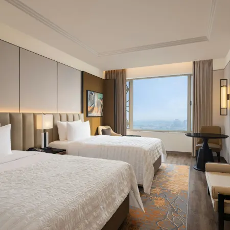 Le Meridien, Surat