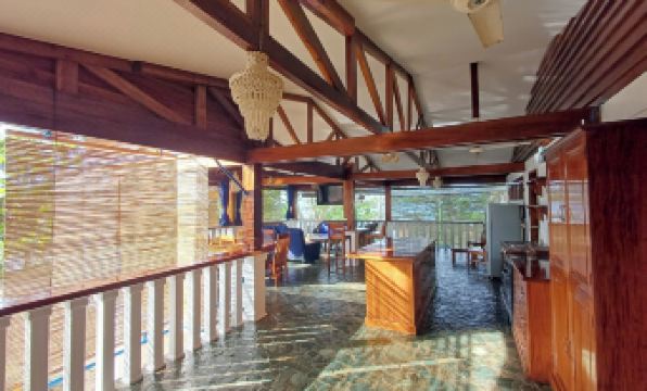 Rainbow Bay Beach & Dive Resort