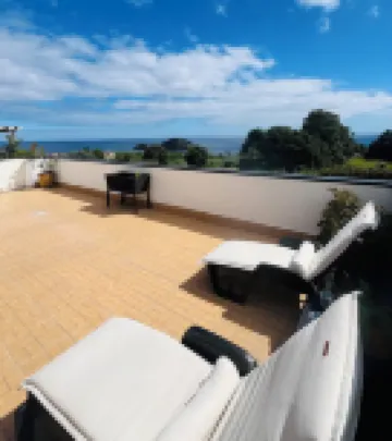 Come and enjoy peace, quiet and views of the sea and mountains in your comfort.