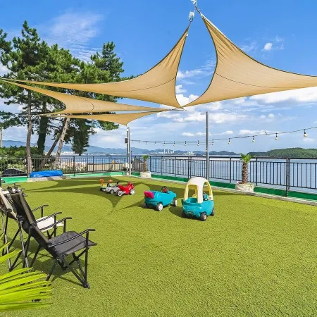 Namhae Spring, Summer, Fall, Winter Pet-