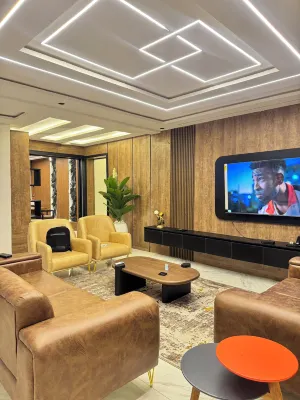 Lumora Apartments - بار