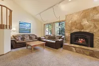Blue Goose With Hot Tub & Sharc Access - Country Houses