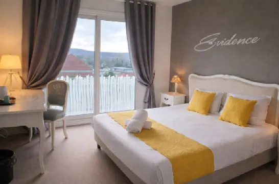 Arts et Millésimes Hotels in 