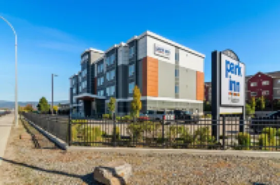 Park Inn by Radisson, Kelowna Hotel di 