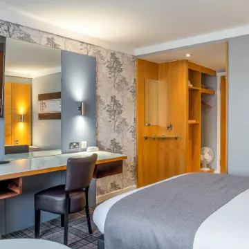 Britannia Airport Hotel Отели рядом с достопримечательностью «Таттон-парк»