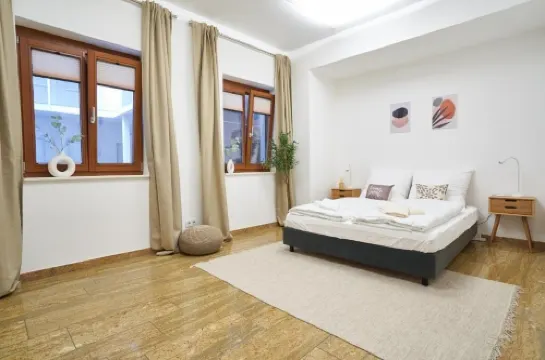 Global Living Dresden Frauenkirche