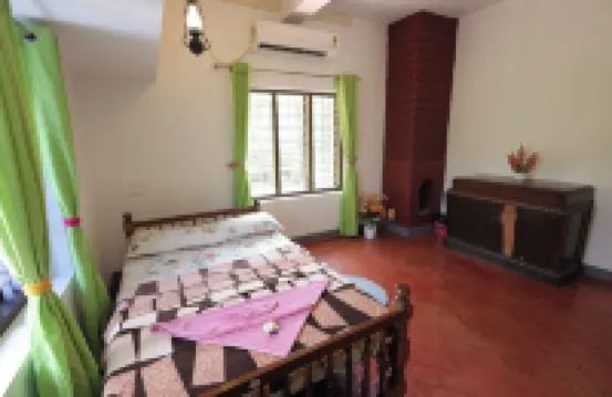 Taaraa Loca - Yoga Spiritual n Dorms