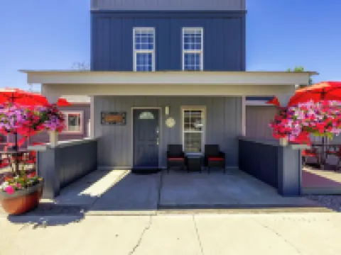 Deep Water Inn Hotels in Chelan