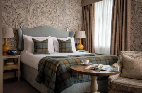 貝弗利阿爾姆斯酒店 酒店