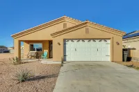 Kingman Getaway w/ Patio Near Route 66!