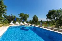 House Josip - 3 tähden