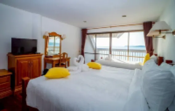 บจก. จันทร์สมบีชรีสอร์ท