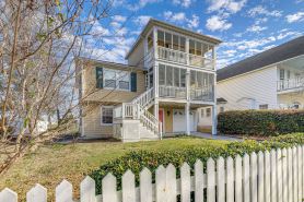 Beach, Pier Access! Pet-Friendly Crystal Coast Gem
