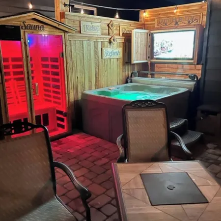 Tahoe Studio Spa With Hot Tub and Sauna