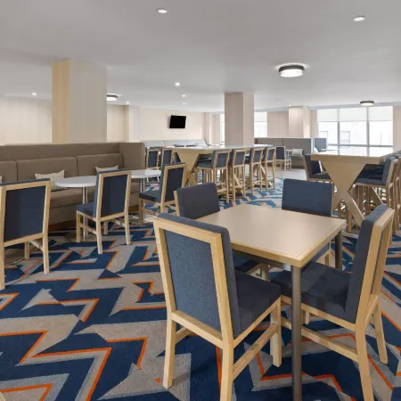 La Quinta Inn & Suites by Wyndham Jamaica NYC/JFK AirTrain Отели рядом с Аэропорт Кеннеди