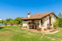 Villa Pallina with Pool - Happy Rentals