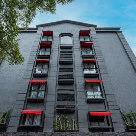 Hive Nápoles by G Hotels
