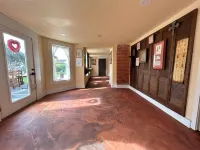 Pinc Lady Mansion