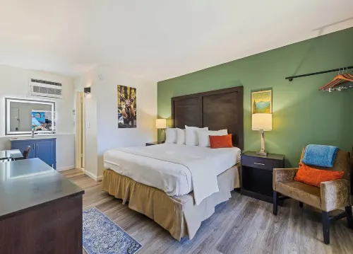 Castlewood Inn