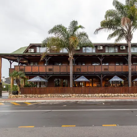 Knysna Log-Inn Hotel