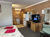 Three Ways Motel