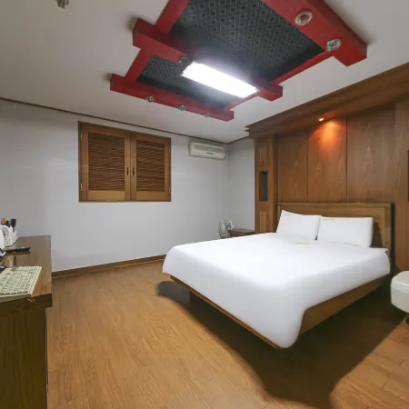 Namwon Hyatt