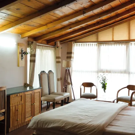 Samar Villa by Trayati Stays, Kasar Devi, Binsar Wildlife Sanctuary