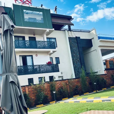 Eza Hotel